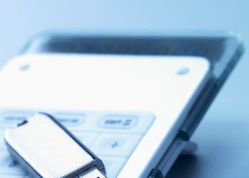 品质优先还是价格至上？三无与品牌电子产品的选择